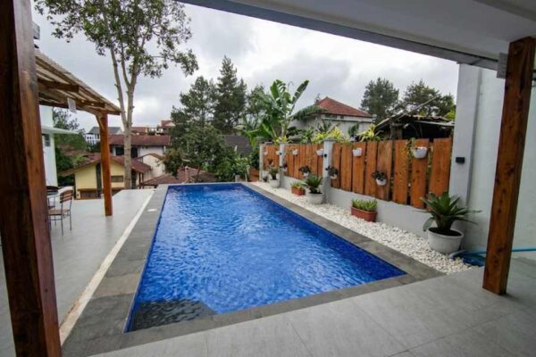 daftar villa di lembang untuk 15 orang