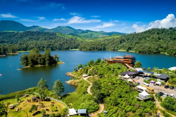 keindahan kawasan danau situ patenggang ciwidey