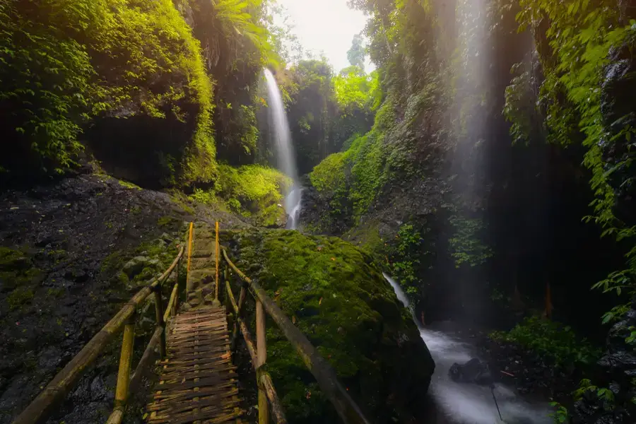 pemandangan curug tilu leuwi opat